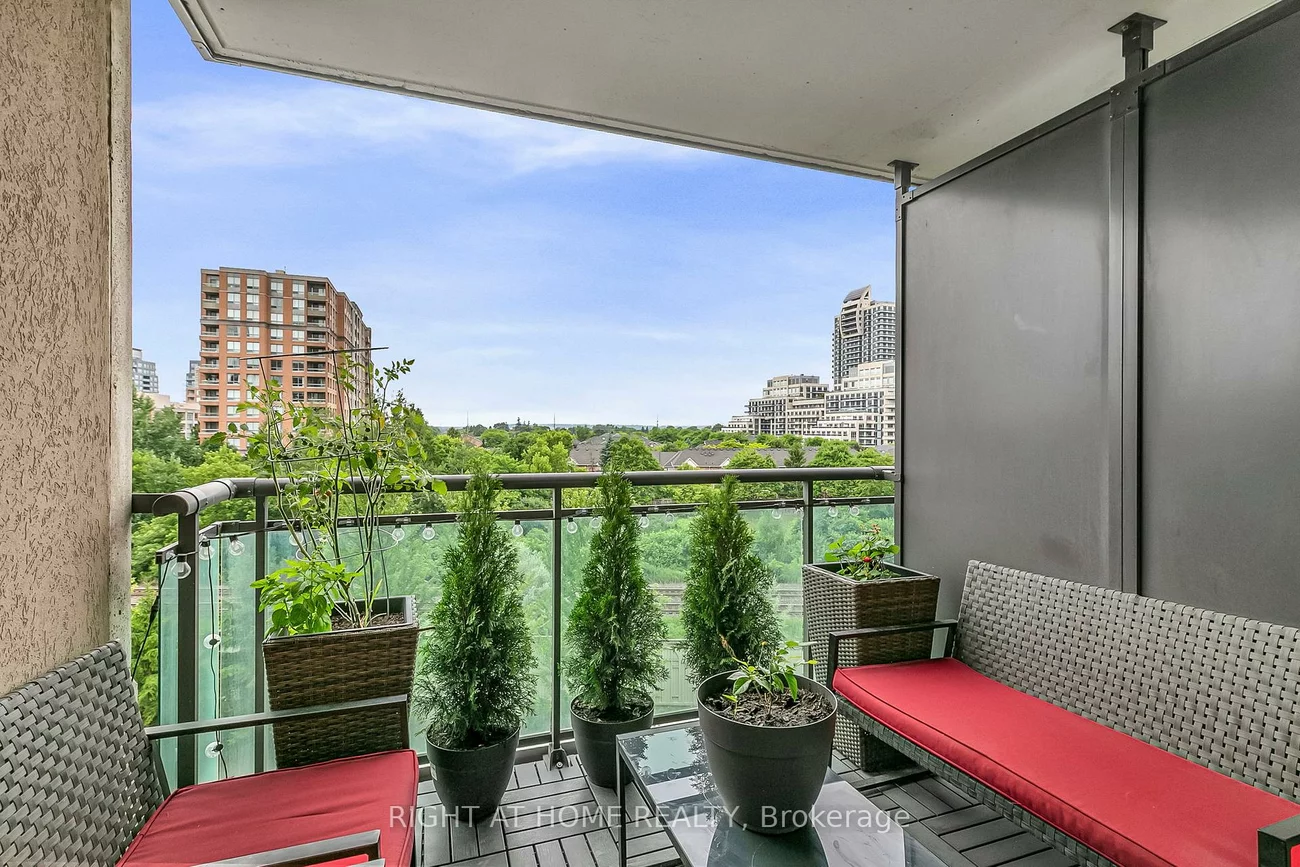330, Red Maple, Langstaff, Richmond Hill