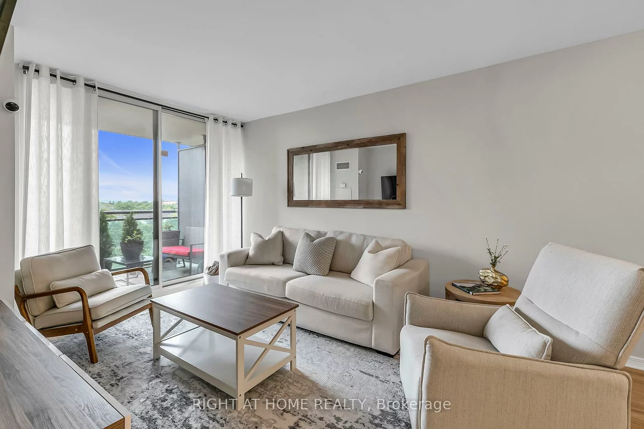 330, Red Maple, Langstaff, Richmond Hill