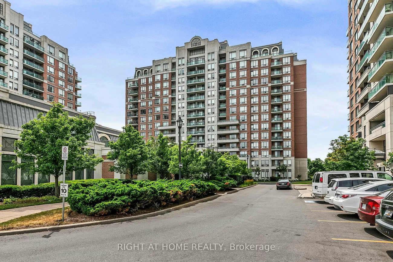 330, Red Maple, Langstaff, Richmond Hill