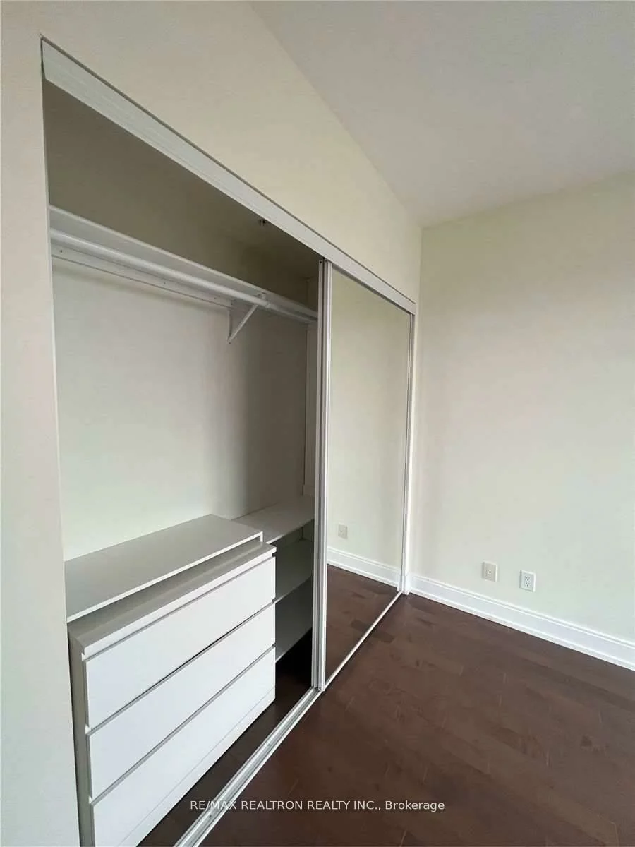 9090, Yonge, South Richvale, Richmond Hill