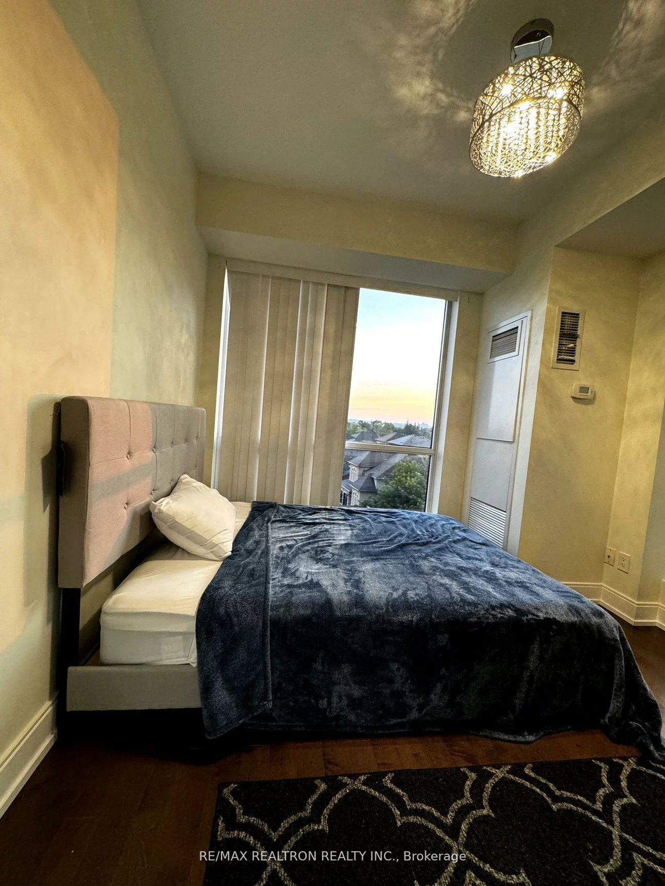 9090, Yonge, South Richvale, Richmond Hill