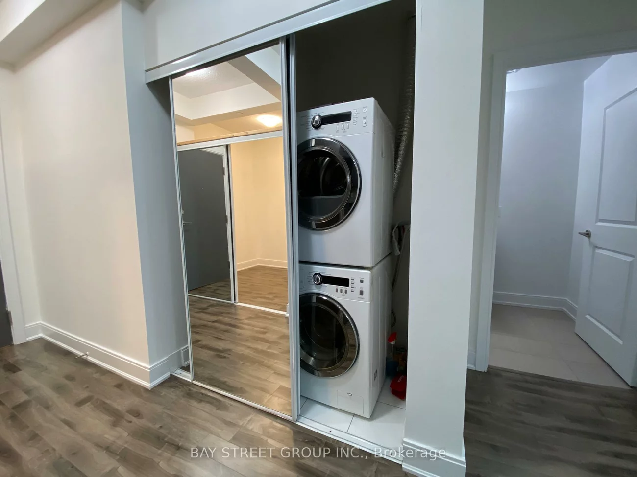 9608, Yonge, North Richvale, Richmond Hill
