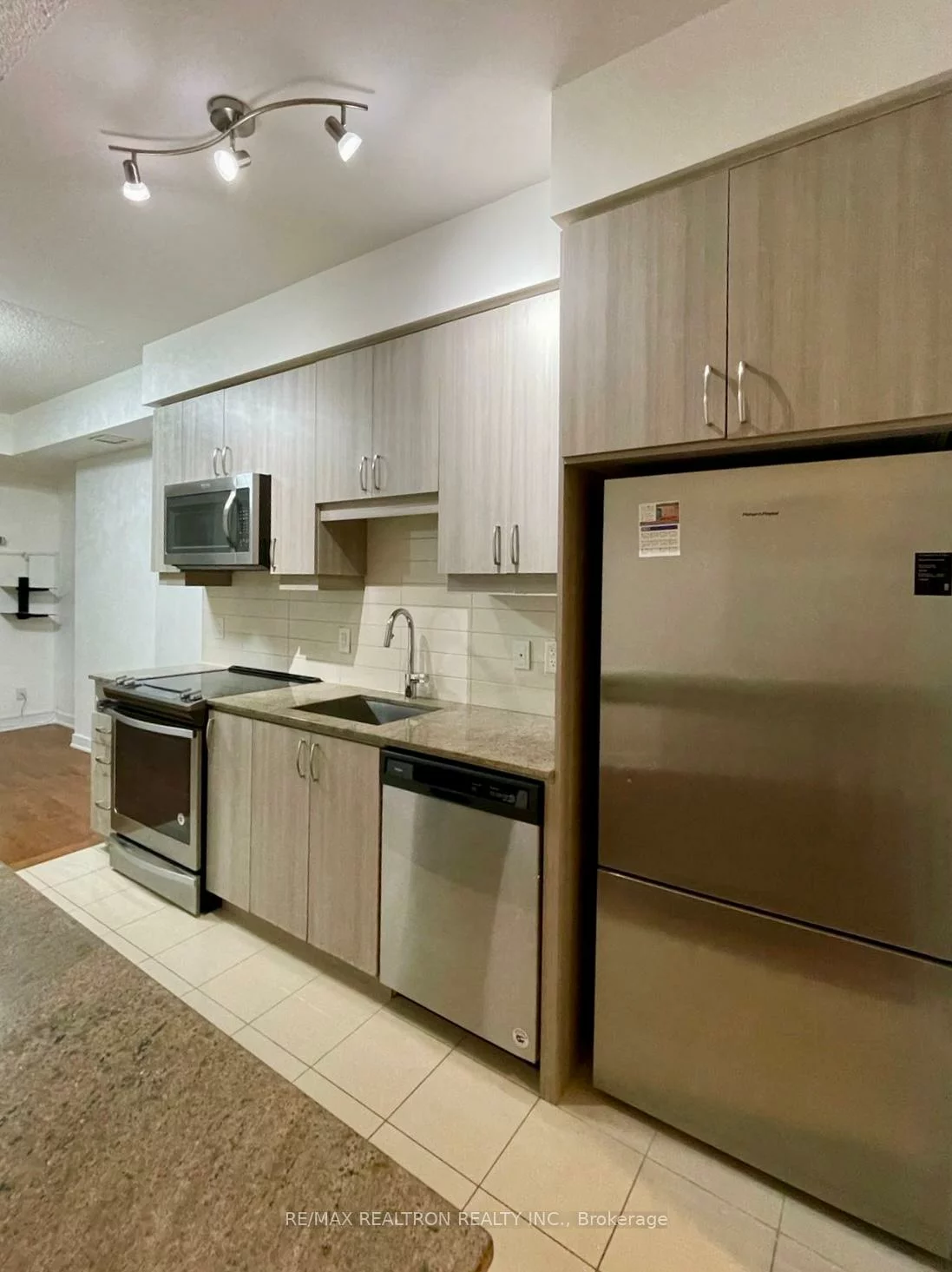 9191, Yonge, Langstaff, Richmond Hill