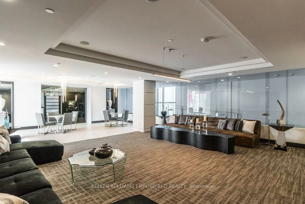 9471, Yonge, Observatory, Richmond Hill