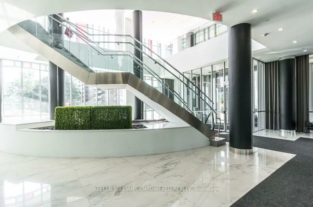 9471, Yonge, Observatory, Richmond Hill