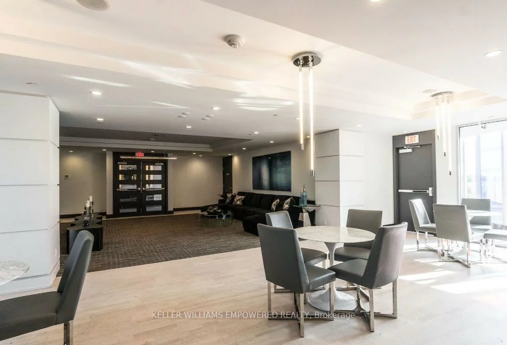 9471, Yonge, Observatory, Richmond Hill