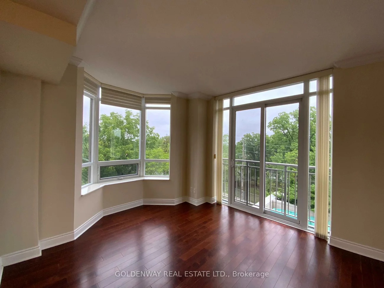 10101, Yonge, Crosby, Richmond Hill