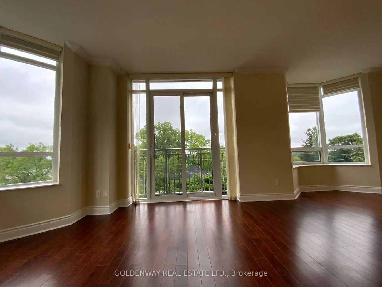 10101, Yonge, Crosby, Richmond Hill