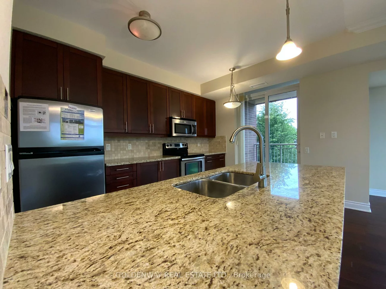 10101, Yonge, Crosby, Richmond Hill