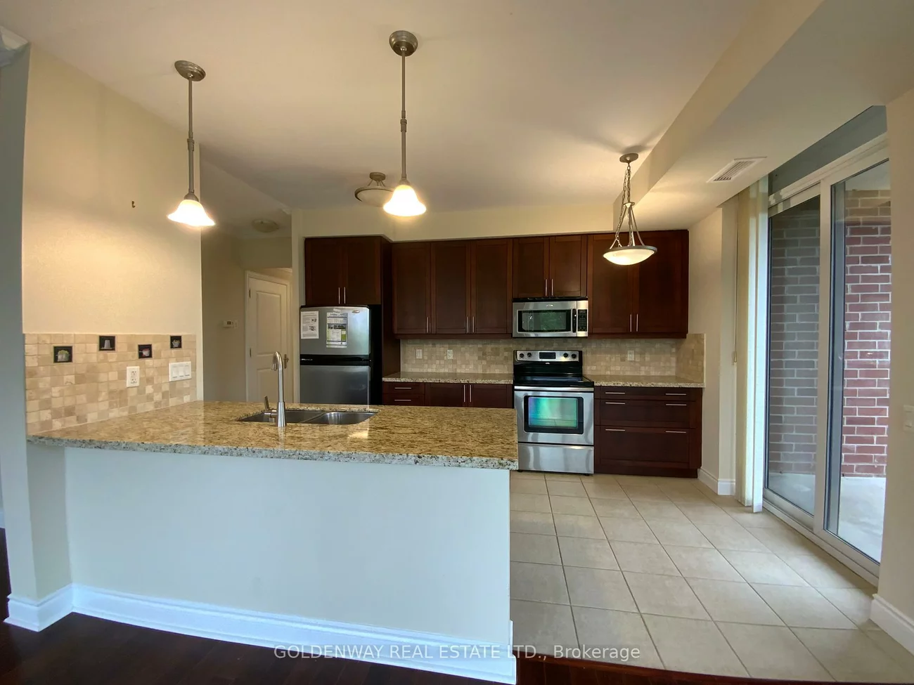 10101, Yonge, Crosby, Richmond Hill