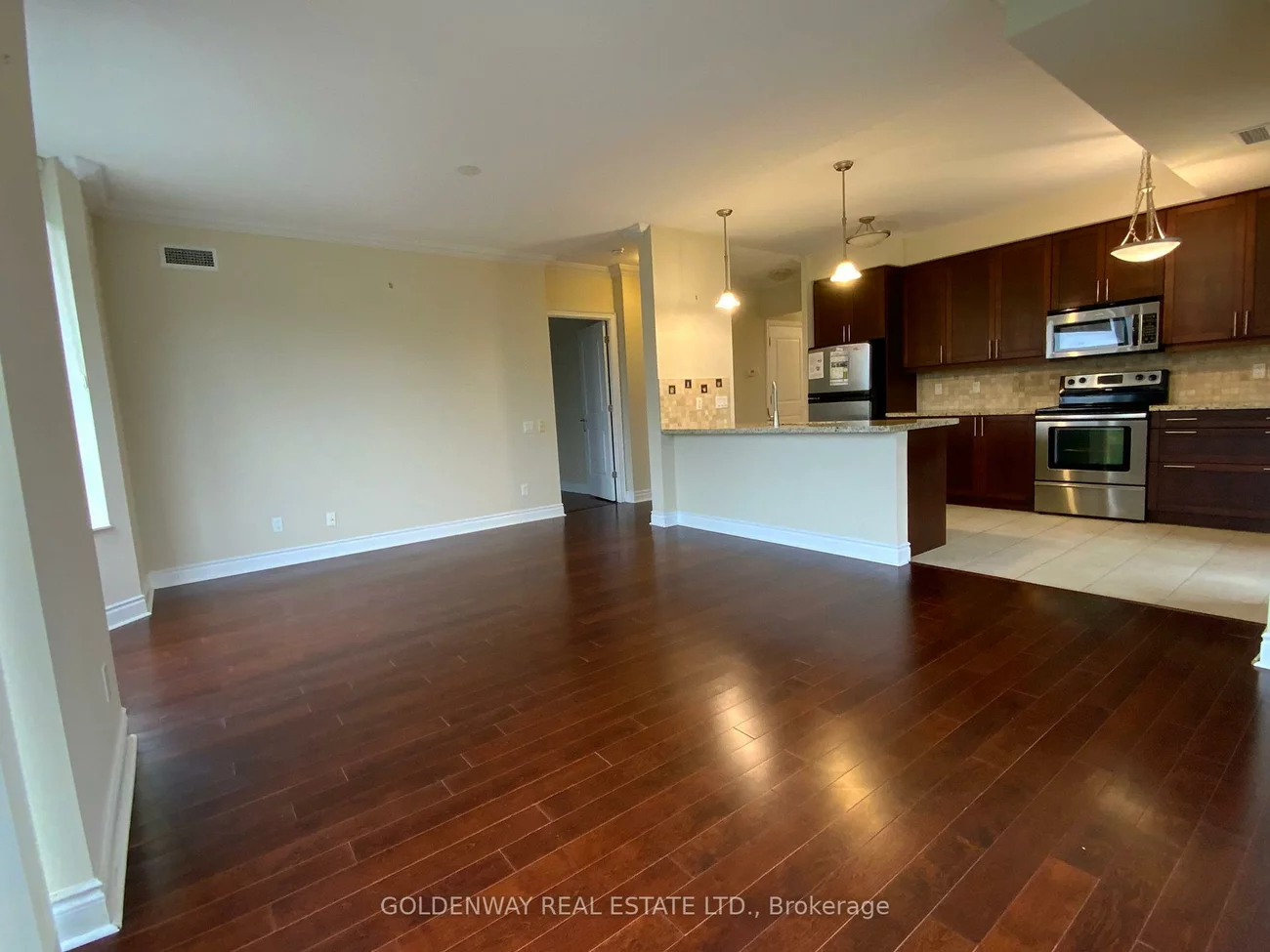 10101, Yonge, Crosby, Richmond Hill