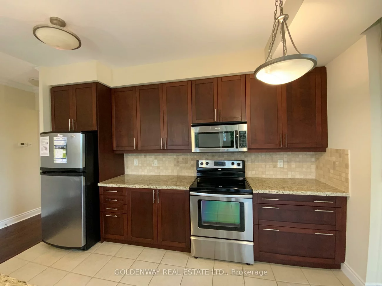 10101, Yonge, Crosby, Richmond Hill