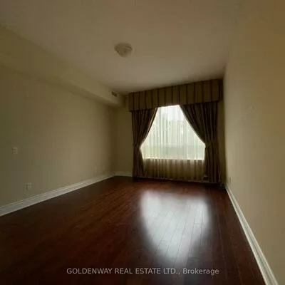 10101, Yonge, Crosby, Richmond Hill