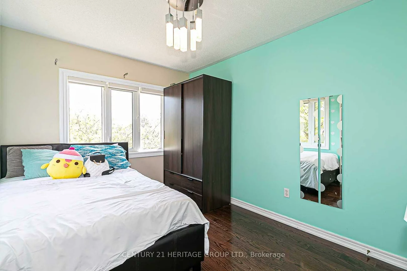 255, Shaftsbury, Westbrook, Richmond Hill