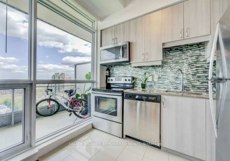 9199, Yonge, Langstaff, Richmond Hill