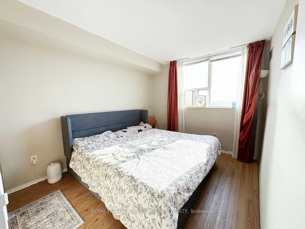20, Baif, North Richvale, Richmond Hill