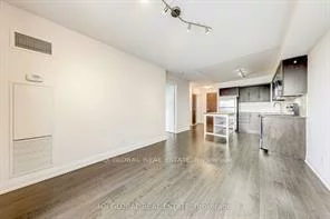 370, Highway 7, Doncrest, Richmond Hill