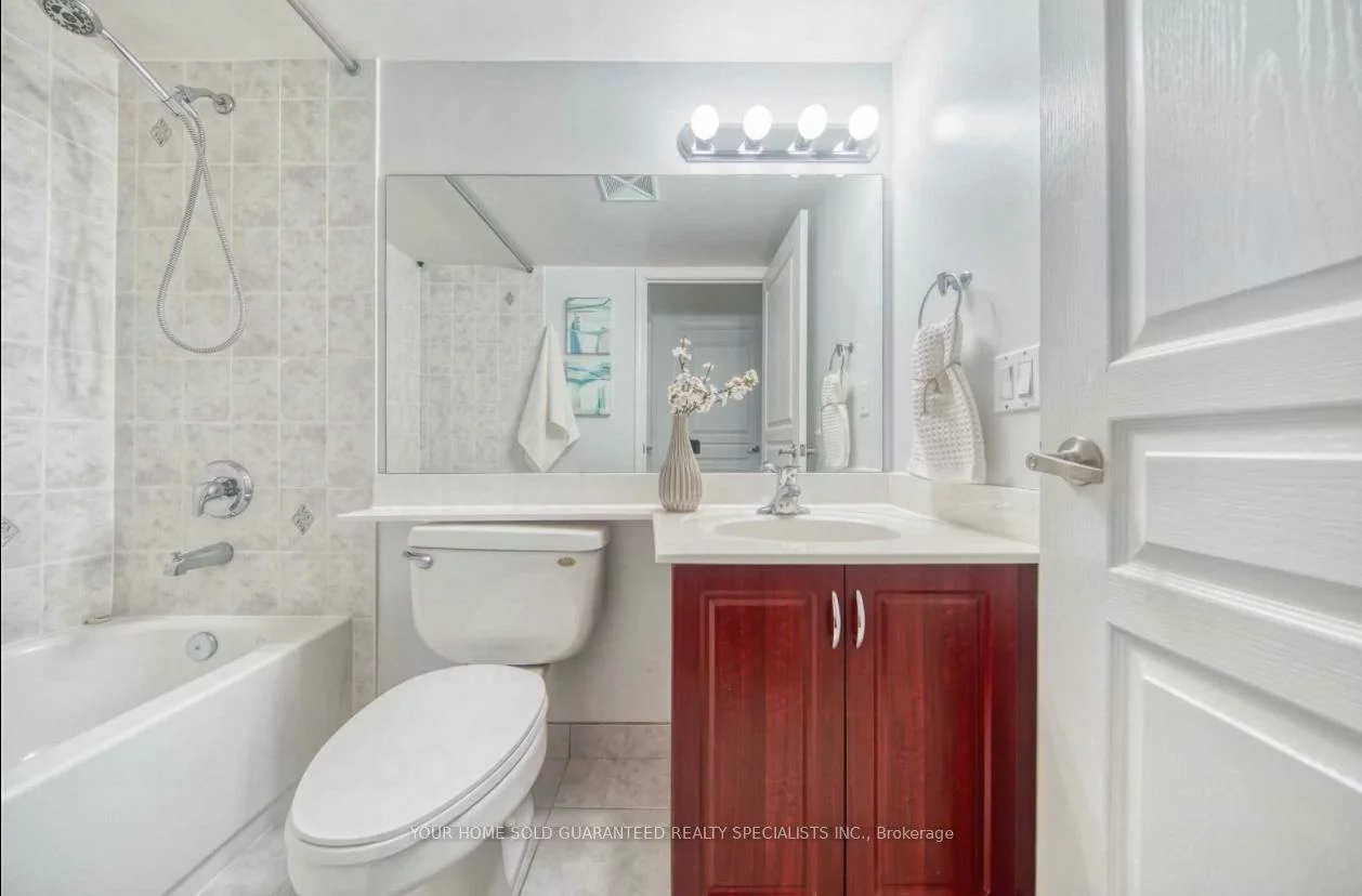 310, Red Maple, Langstaff, Richmond Hill