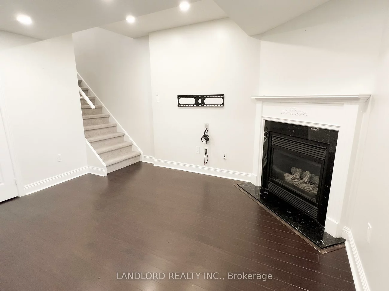 33, Benson, Mill Pond, Richmond Hill