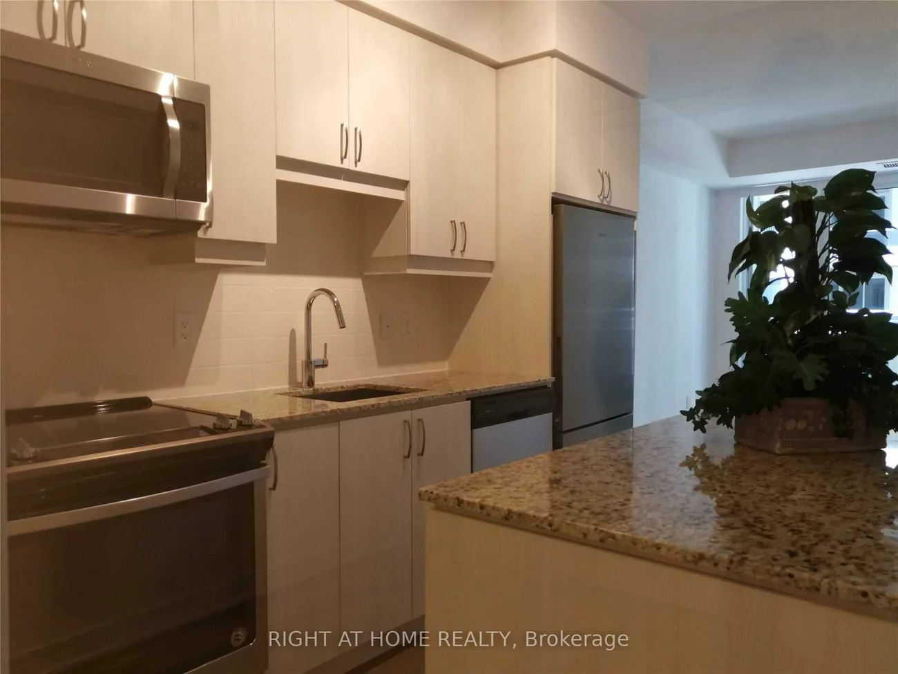 9191, Yonge, Langstaff, Richmond Hill