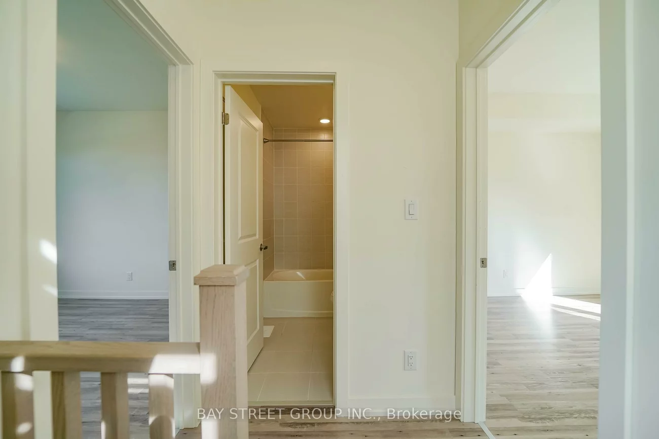 370, Red Maple, Langstaff, Richmond Hill