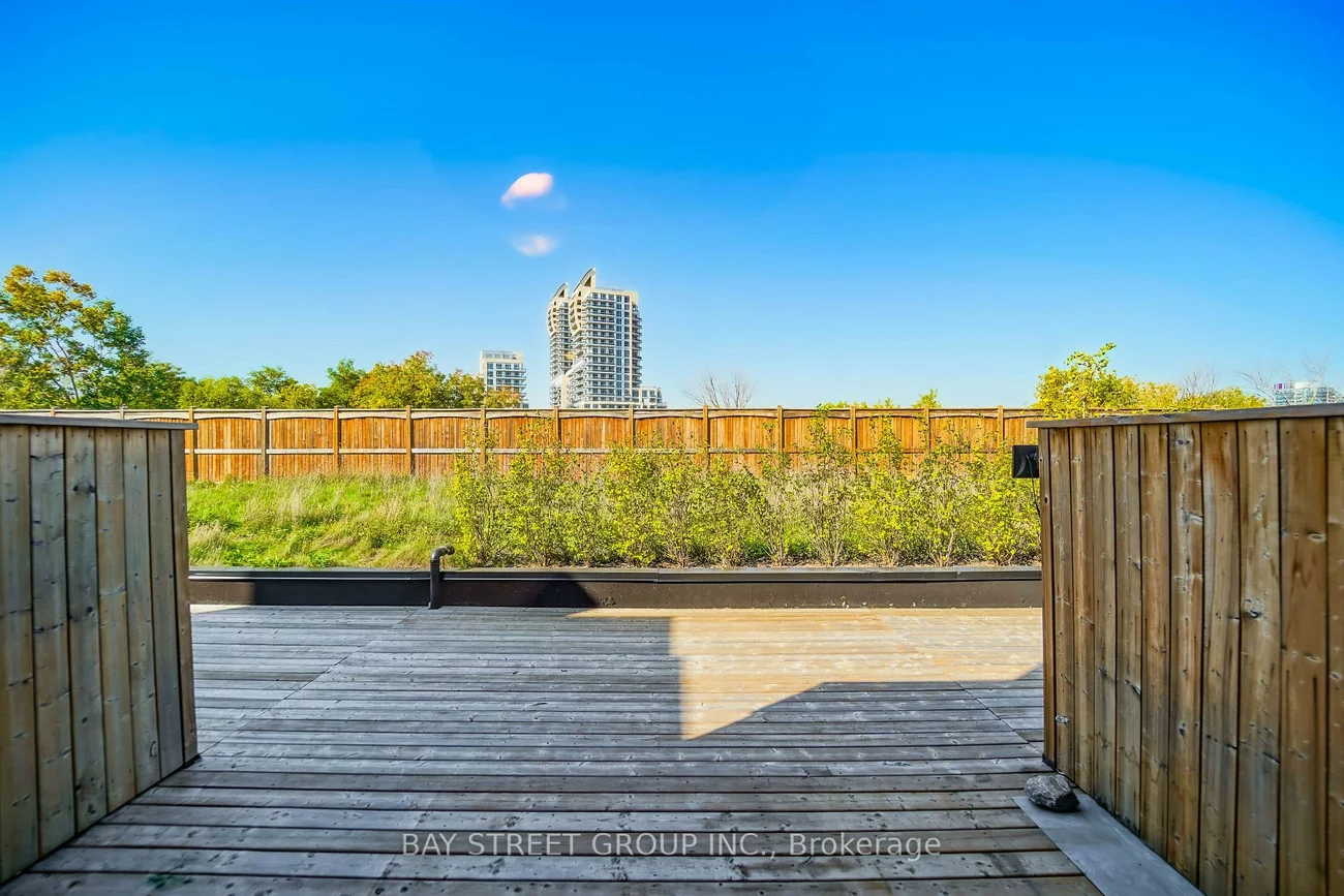 370, Red Maple, Langstaff, Richmond Hill