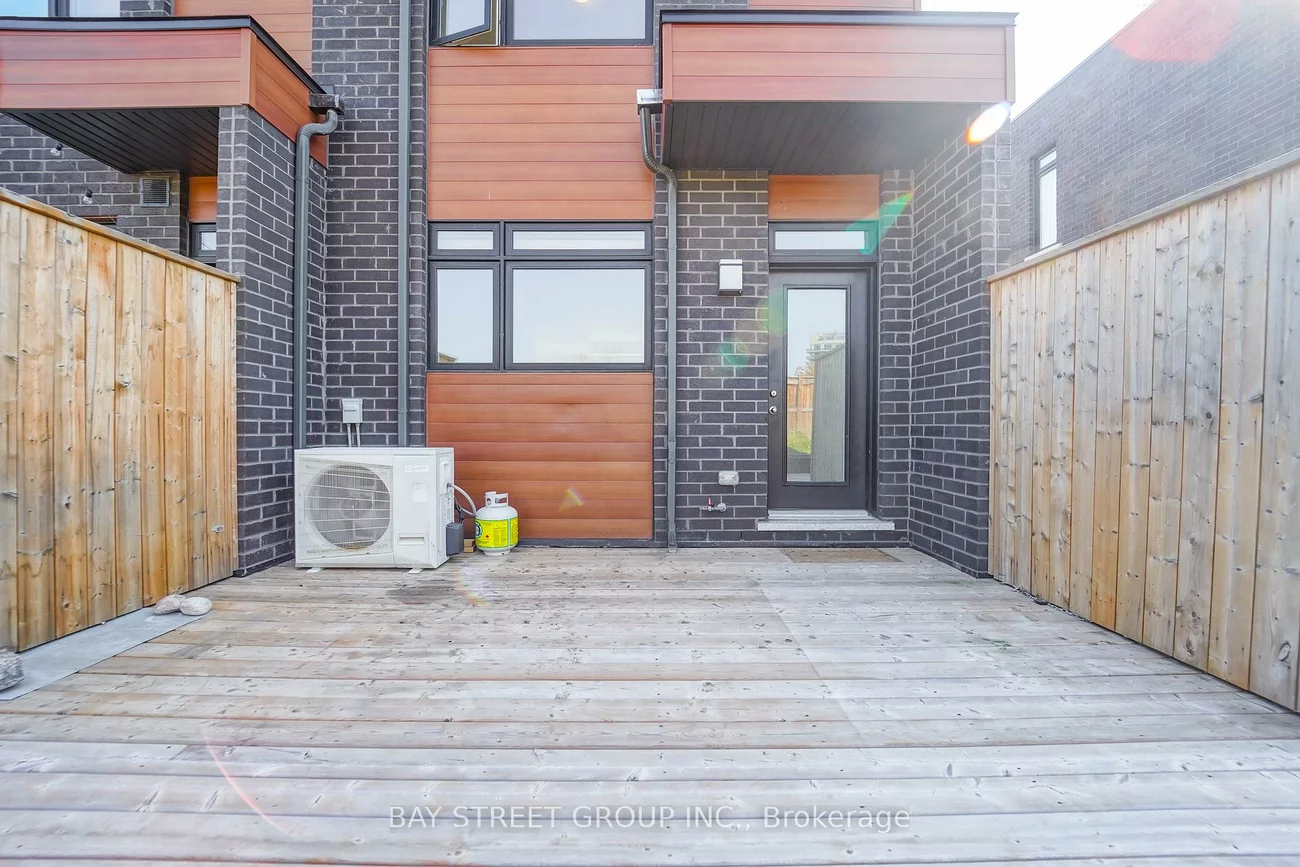 370, Red Maple, Langstaff, Richmond Hill