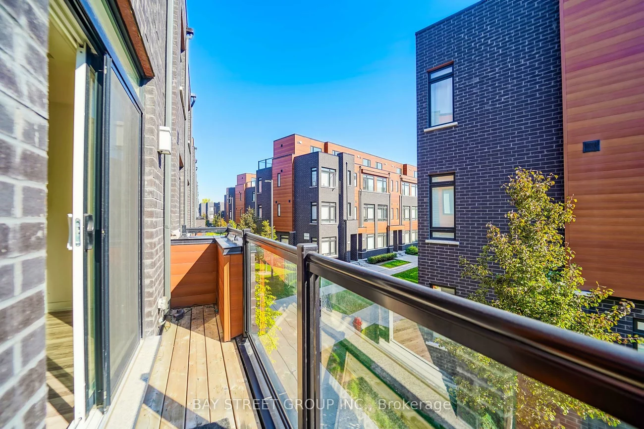 370, Red Maple, Langstaff, Richmond Hill