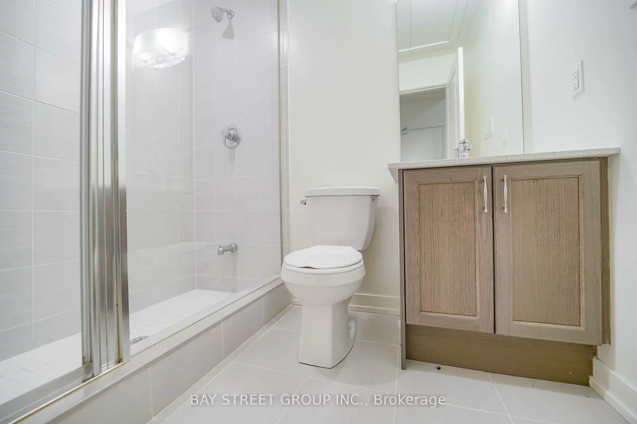 370, Red Maple, Langstaff, Richmond Hill