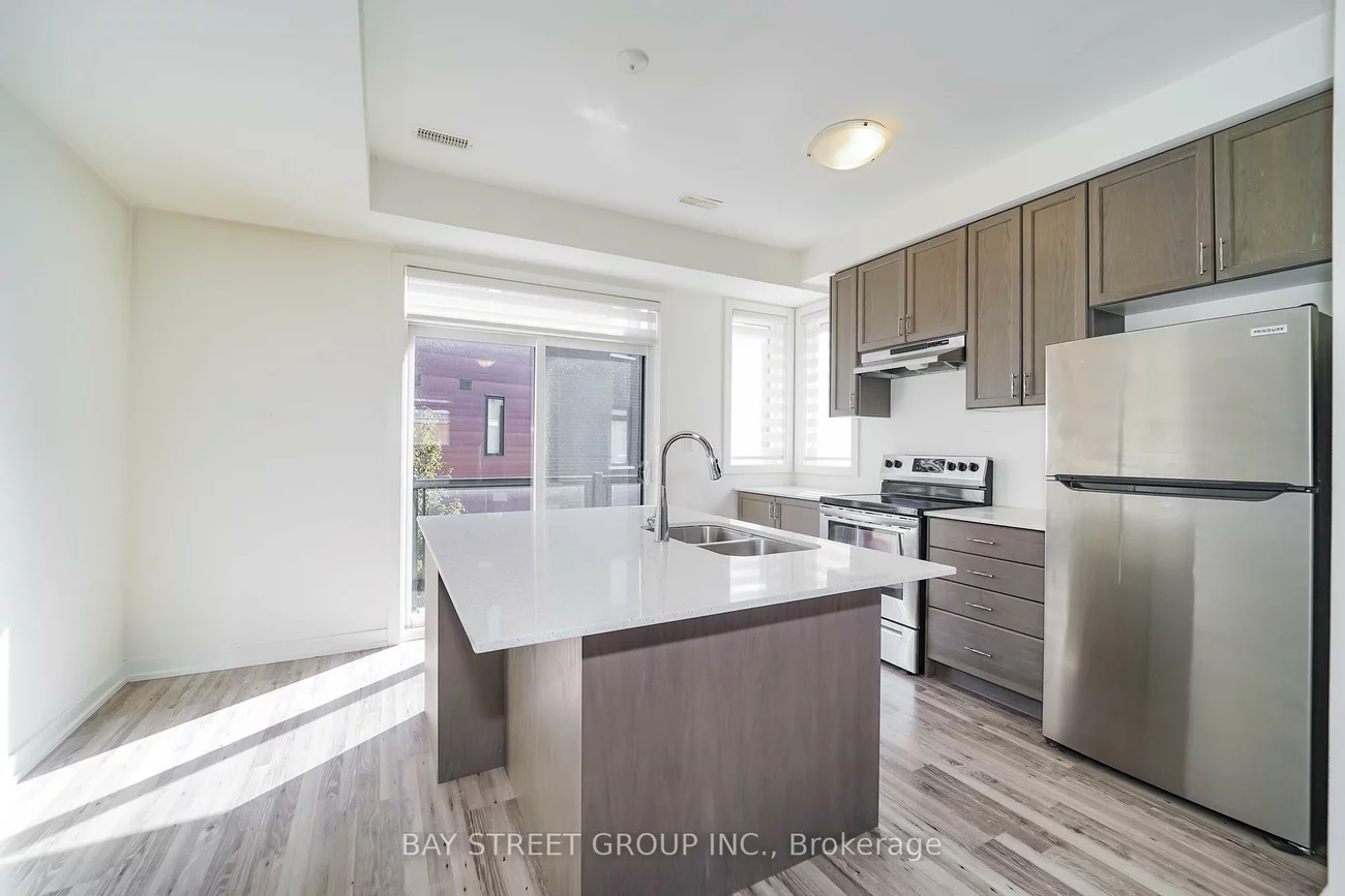 370, Red Maple, Langstaff, Richmond Hill