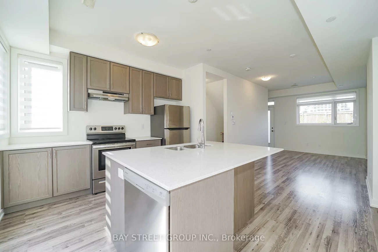 370, Red Maple, Langstaff, Richmond Hill