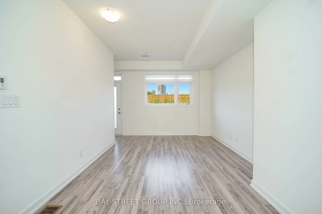 370, Red Maple, Langstaff, Richmond Hill