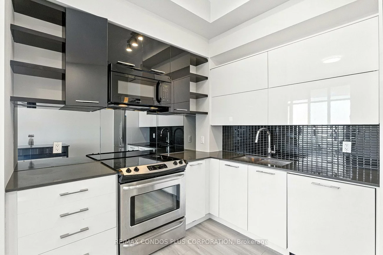 9471, Yonge, Observatory, Richmond Hill