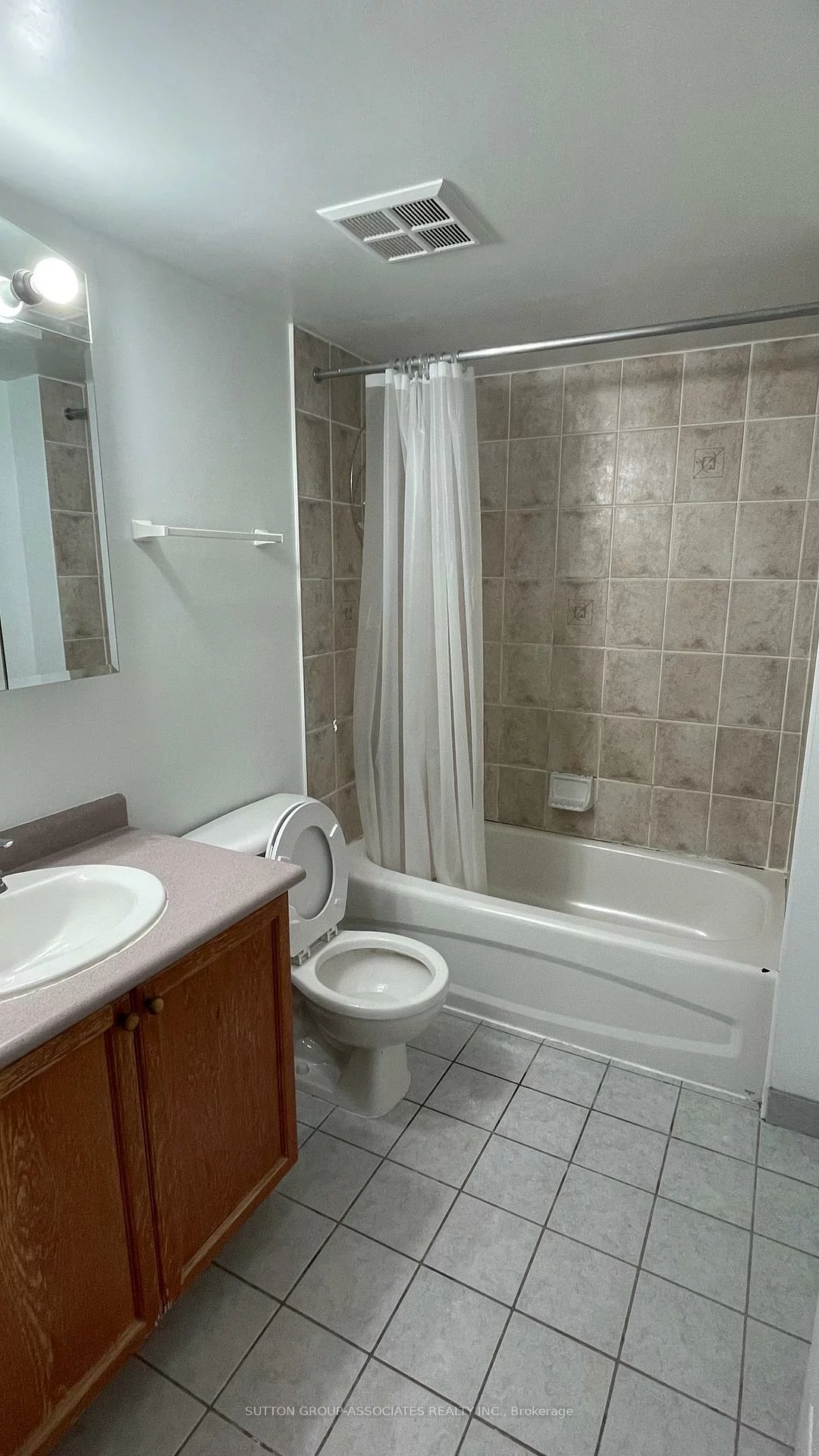 39, Oneida, Langstaff, Richmond Hill