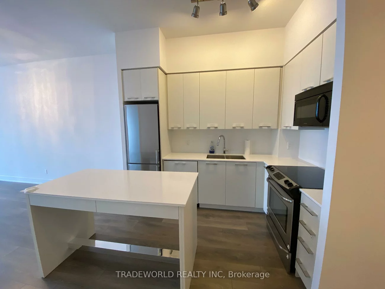 9471, Yonge, Observatory, Richmond Hill