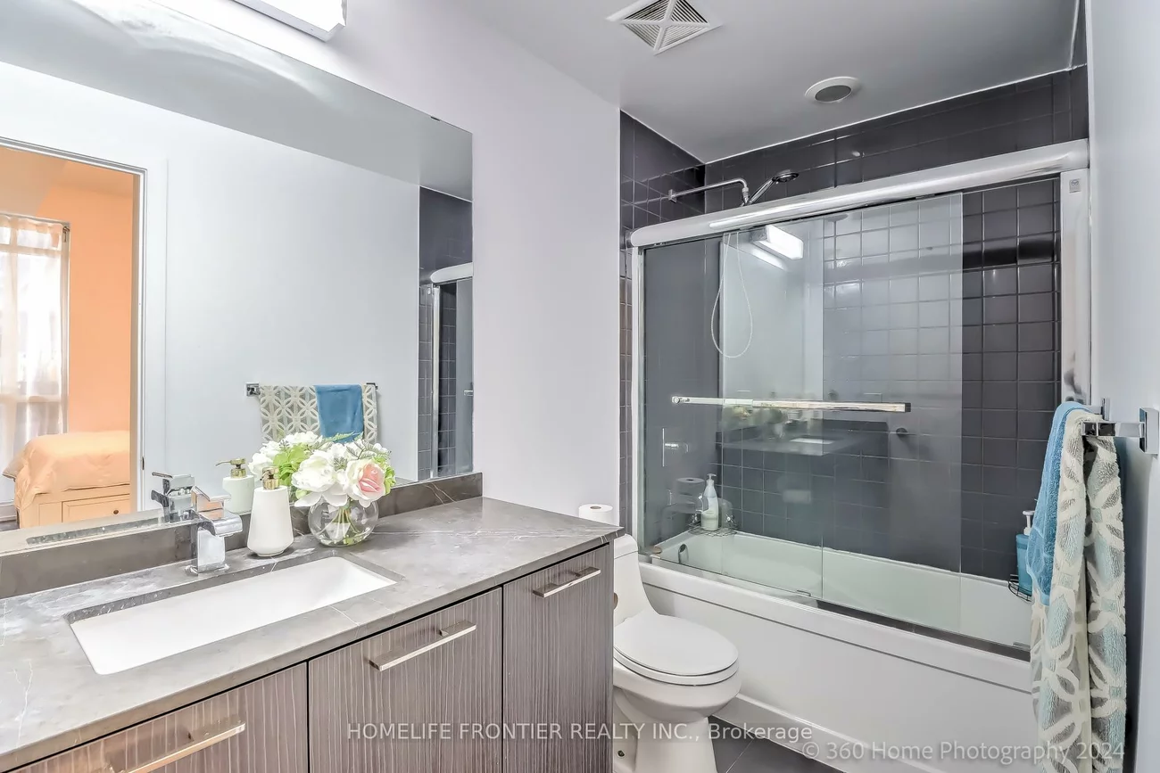 9471, Yonge, Observatory, Richmond Hill