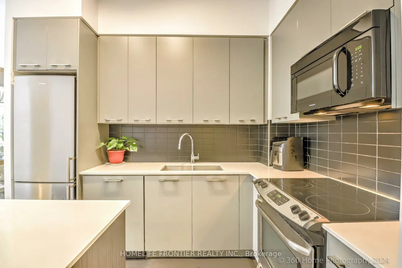 9471, Yonge, Observatory, Richmond Hill