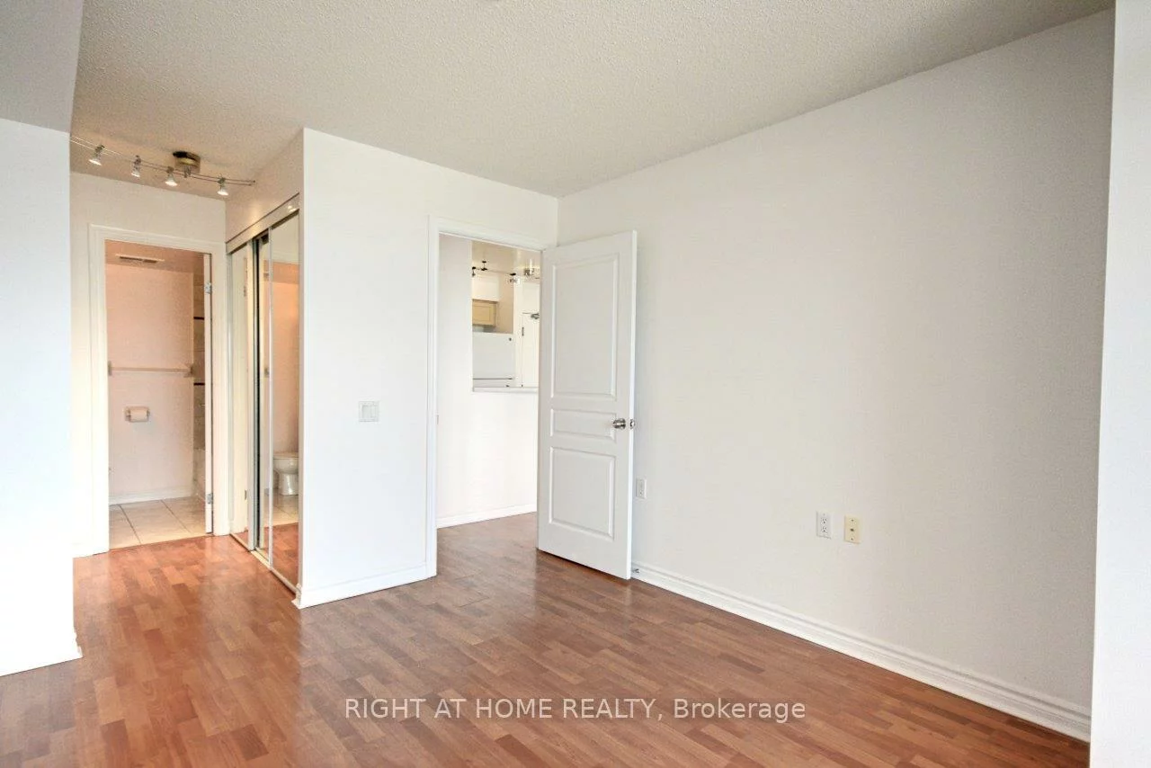 9015, Leslie, Beaver Creek Business Park, Richmond Hill