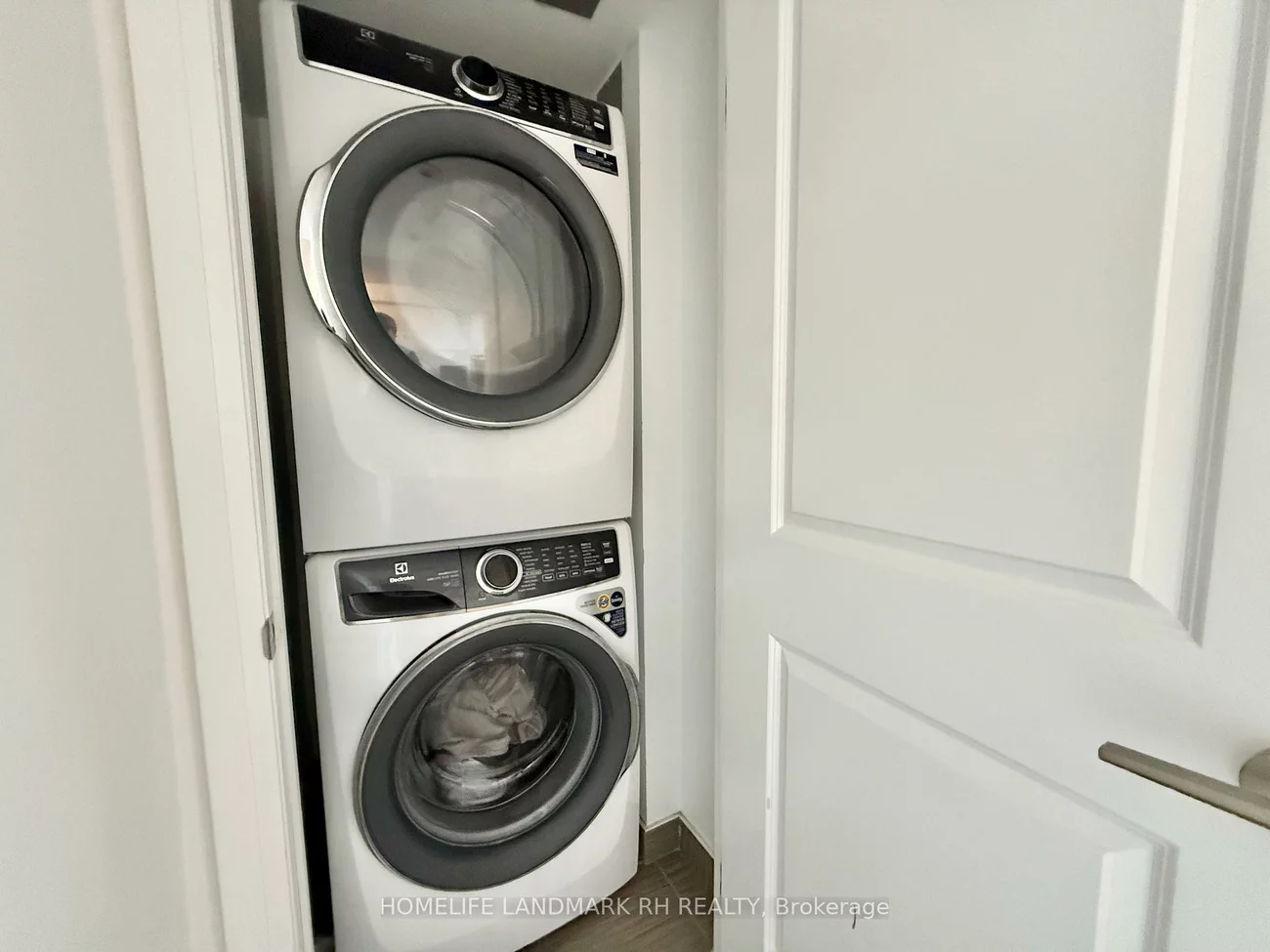 370, Highway 7, Doncrest, Richmond Hill