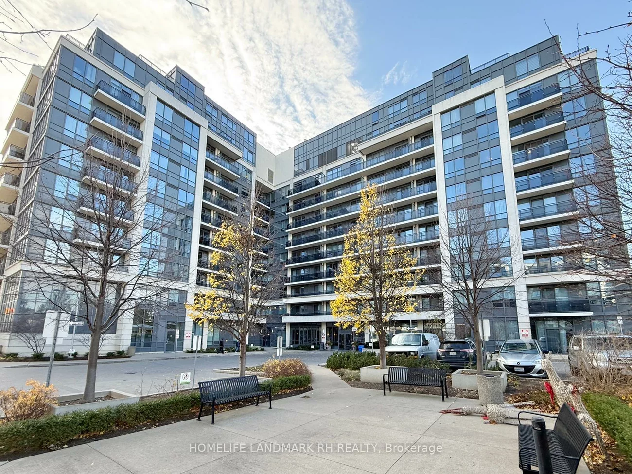 370, Highway 7, Doncrest, Richmond Hill