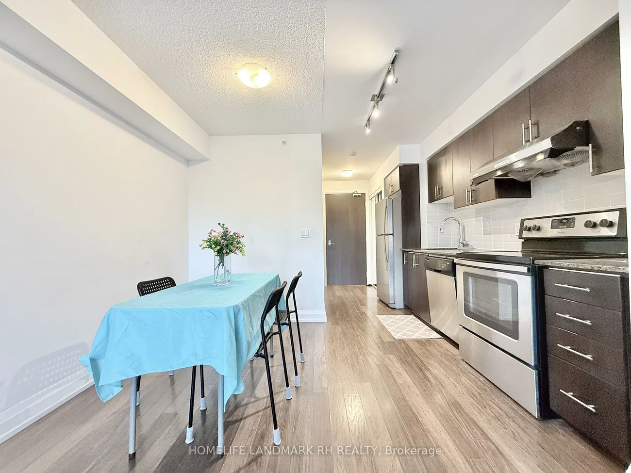 370, Highway 7, Doncrest, Richmond Hill