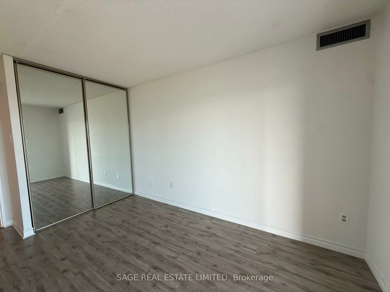 30, Harding, North Richvale, Richmond Hill