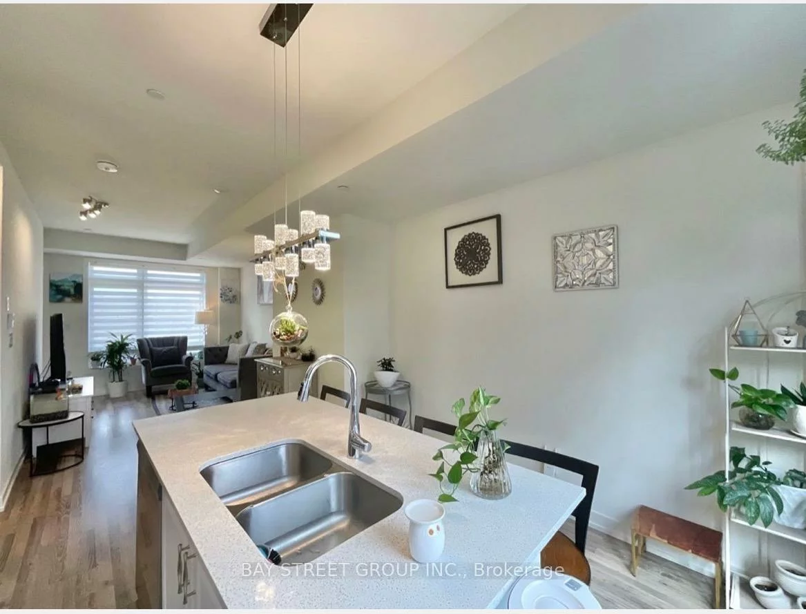 370 G, Red Maple, Langstaff, Richmond Hill