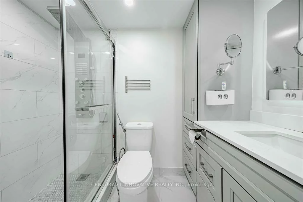 5, Weldrick, North Richvale, Richmond Hill