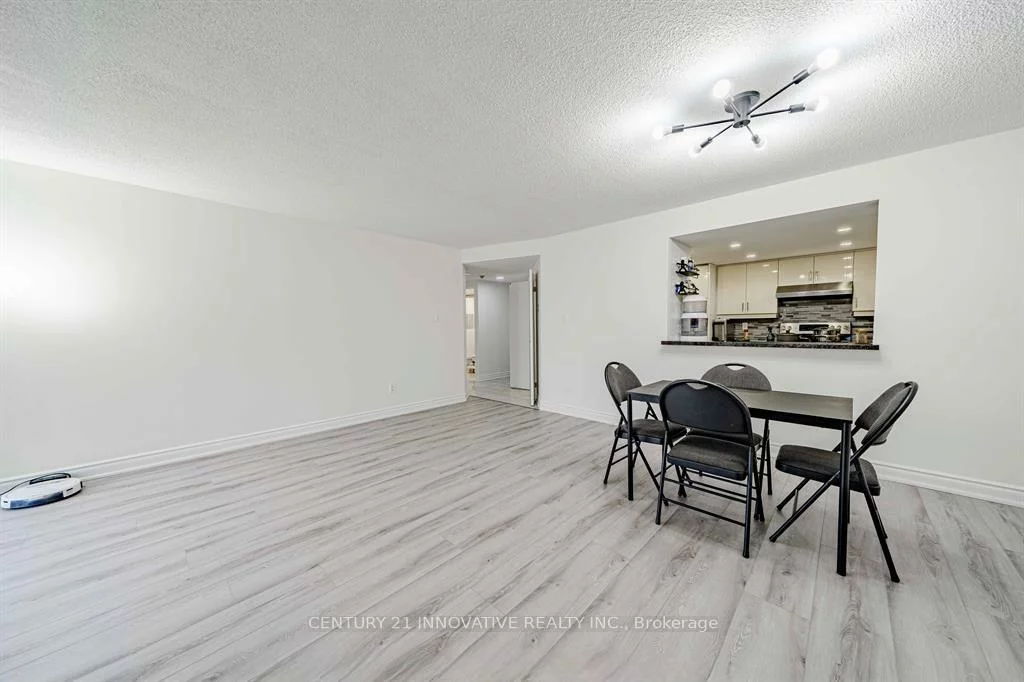 5, Weldrick, North Richvale, Richmond Hill