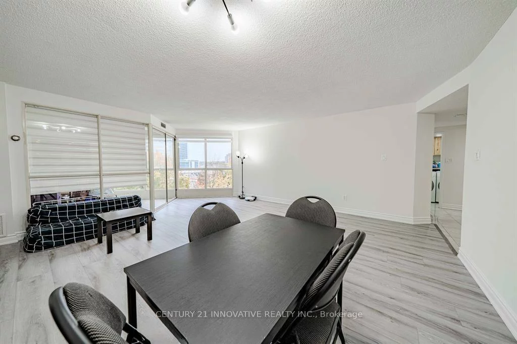 5, Weldrick, North Richvale, Richmond Hill