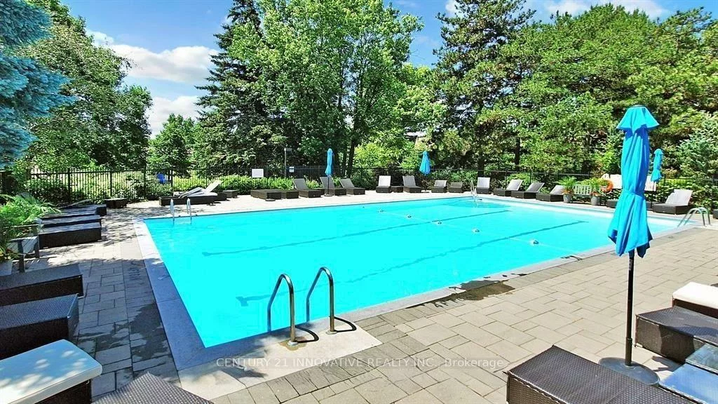 5, Weldrick, North Richvale, Richmond Hill