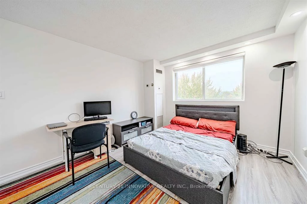 5, Weldrick, North Richvale, Richmond Hill