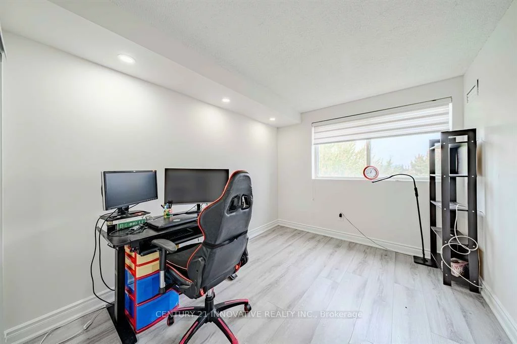 5, Weldrick, North Richvale, Richmond Hill