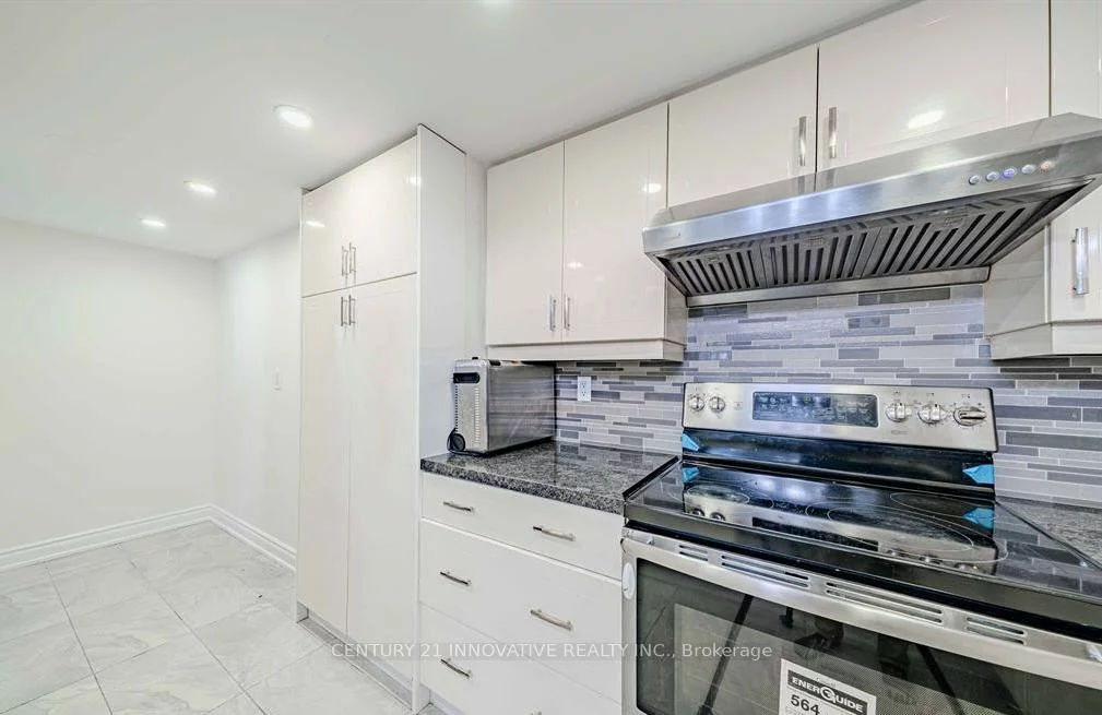 5, Weldrick, North Richvale, Richmond Hill